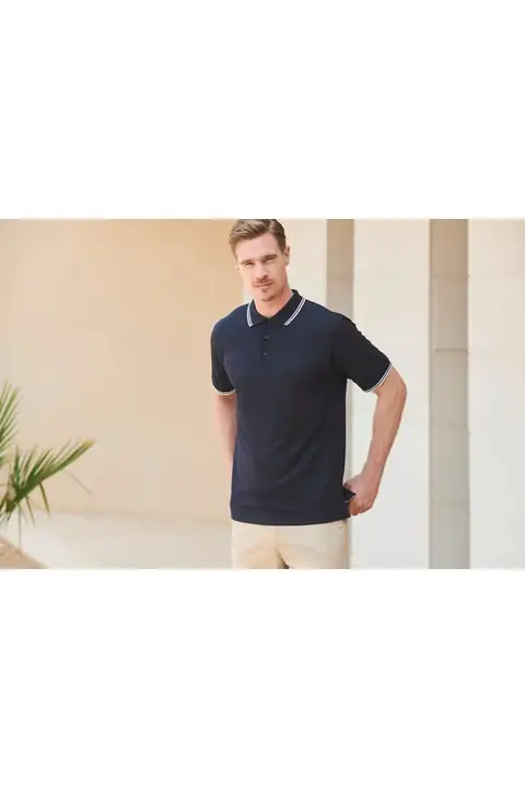 Henbury Cool Plus® con ribete