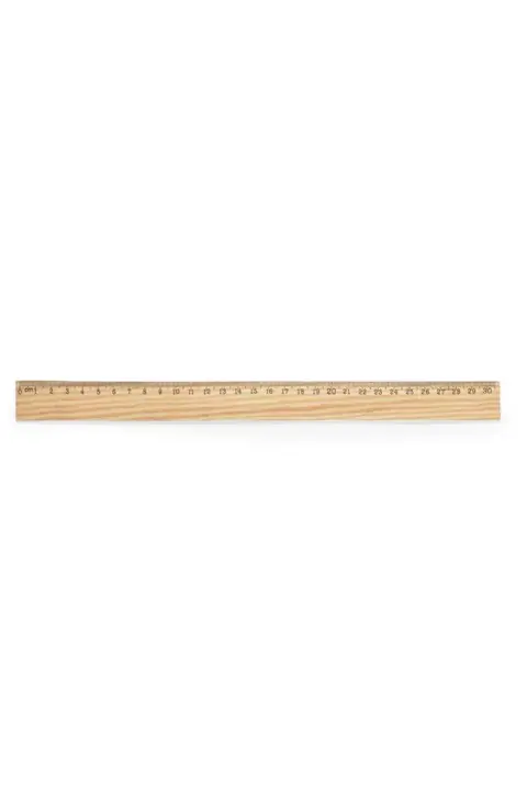 Makito Arnax · Regla de madera