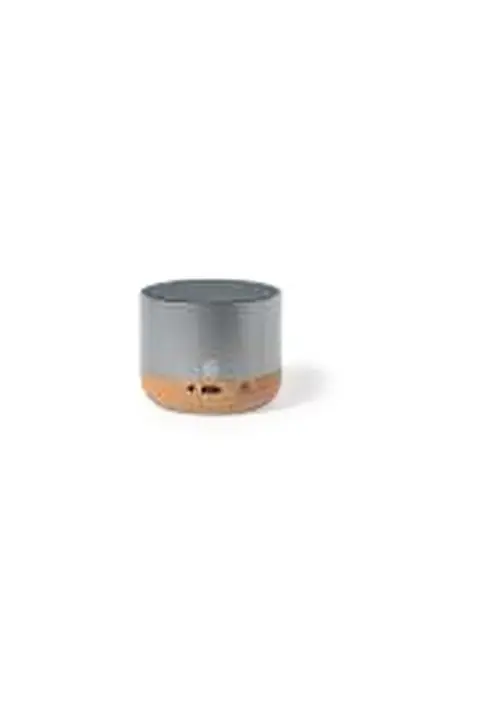 Makito Moore · Altavoz de aluminio y corcho