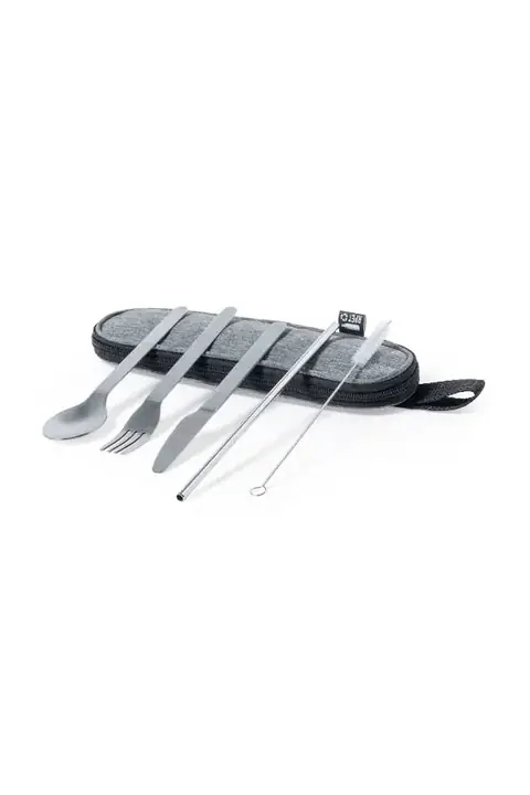 Makito Tailung · Set de cubiertos de acero